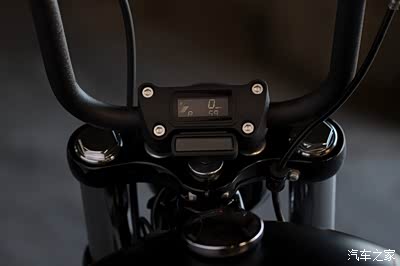 哈雷全新发布2018款软尾街霸