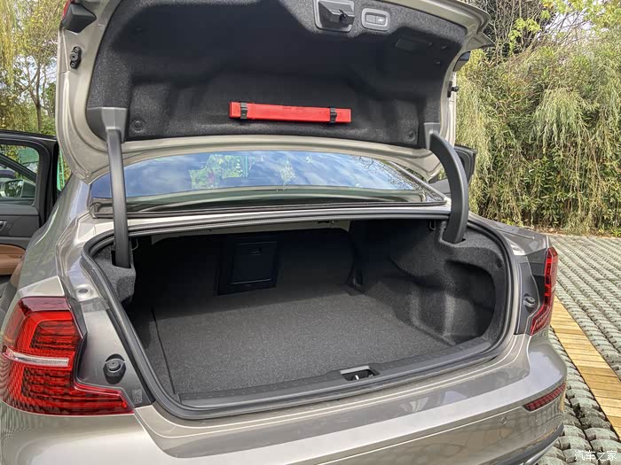 从日系车到欧洲车-沃尔沃s60