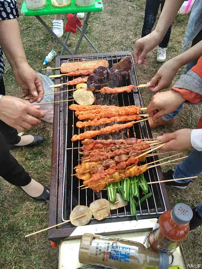 领着媳妇带着"小三"全家去烧烤,求精.