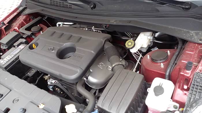 看看发动机的布局