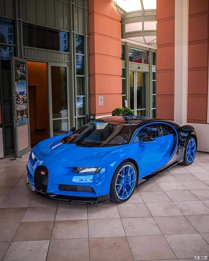 蓝色布加迪bugatti chiron sport