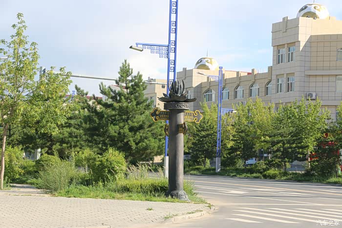 今天决定在正蓝旗镇上逛逛,来了当地,也要看看当地的街景