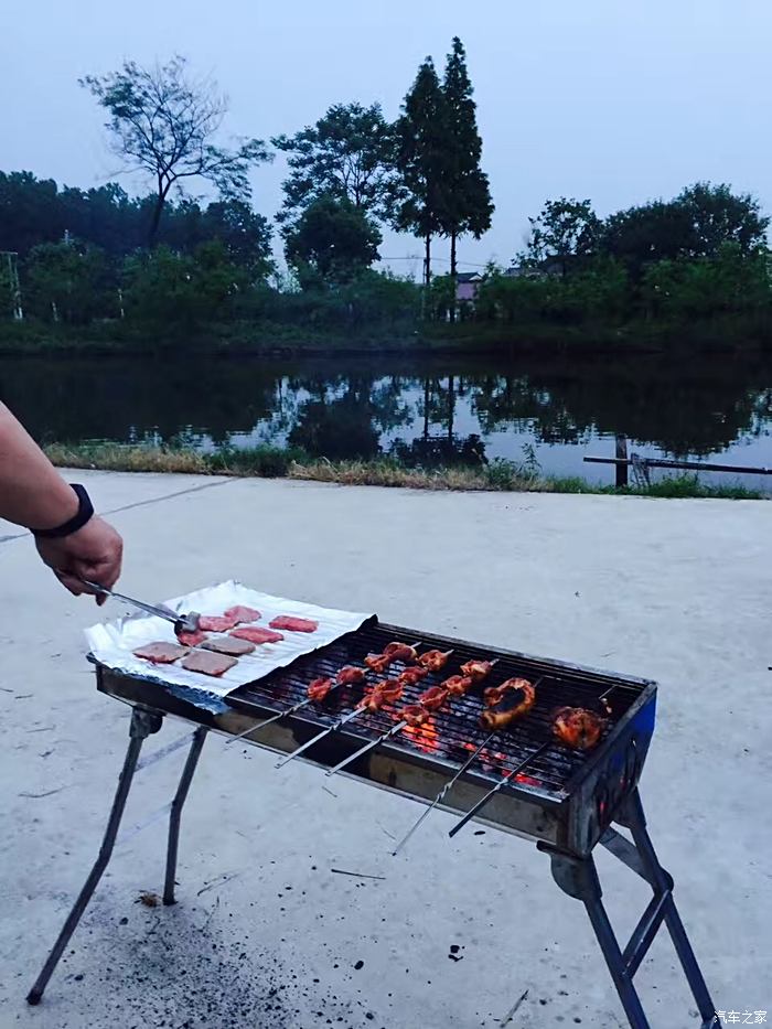 燕子湖烧烤图片