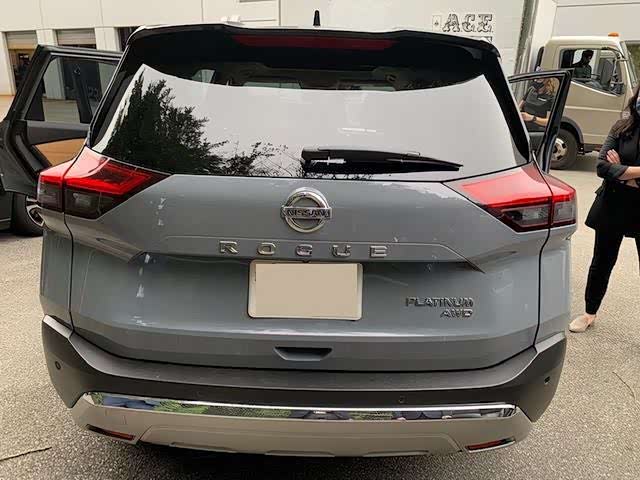 全新日产奇骏海外版,双色的车身造型非常时尚.