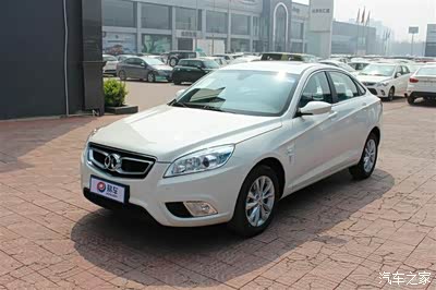 今天坐了朋友的北汽绅宝d50,有几点感受!