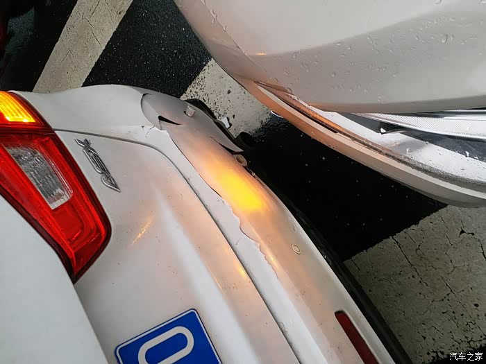 新名图牌照还没上就追尾了难受