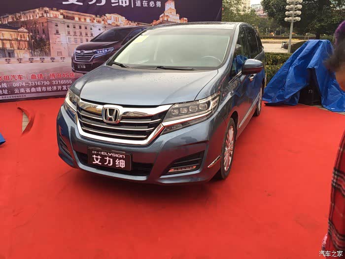 这个试驾评测里应该就是银月灰吧