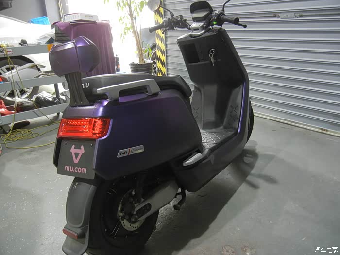 小牛电动车改色作业