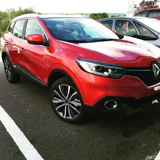 放毒海外雷诺kadjar科雷嘉红色实车第一弹