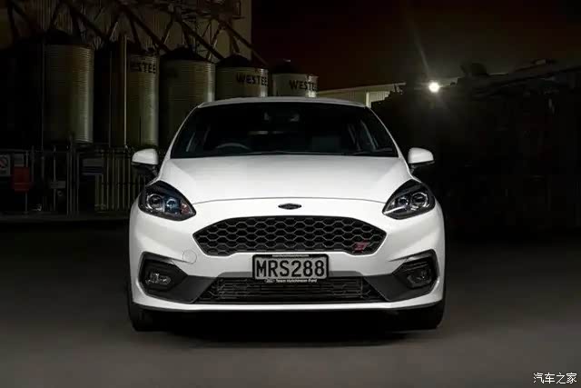 2021款福特嘉年华st手动版纯粹的驾驶乐趣