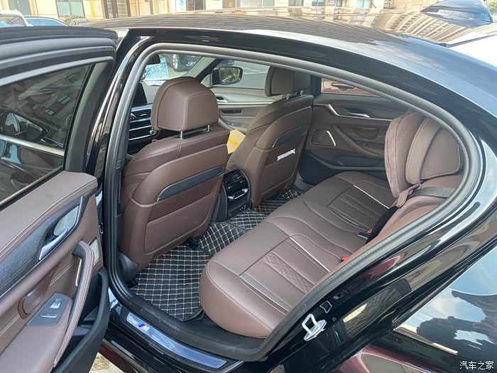 宝马5系摩卡棕内饰