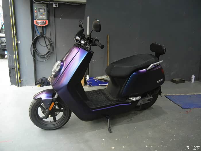 小牛电动车改色作业