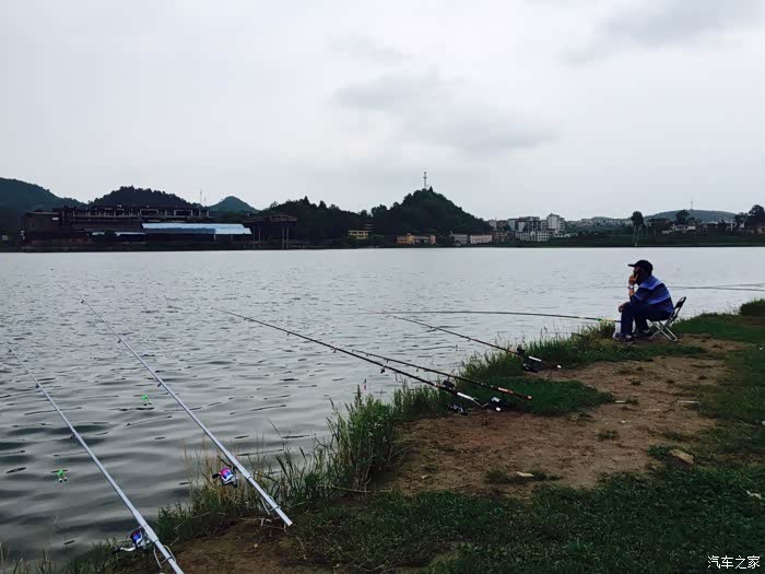 周末红枫湖露营