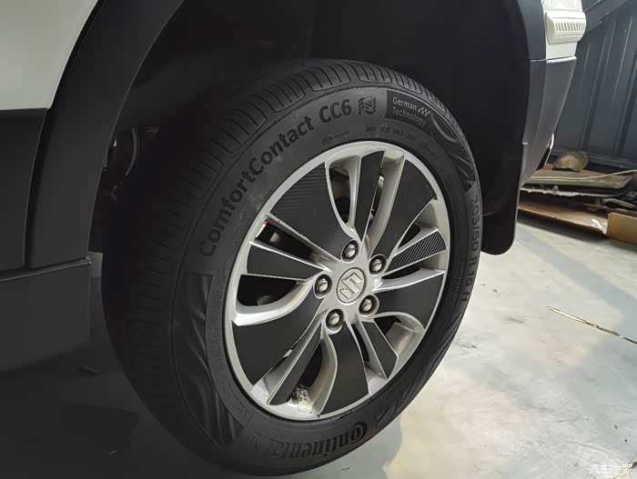 3年锋驭轮胎出现细微裂纹果断更换