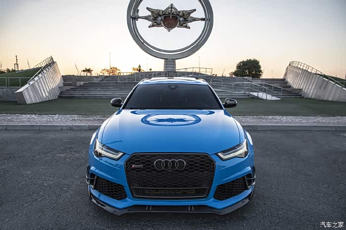 2017 奥迪rs6 avant ,蓝色闪电.