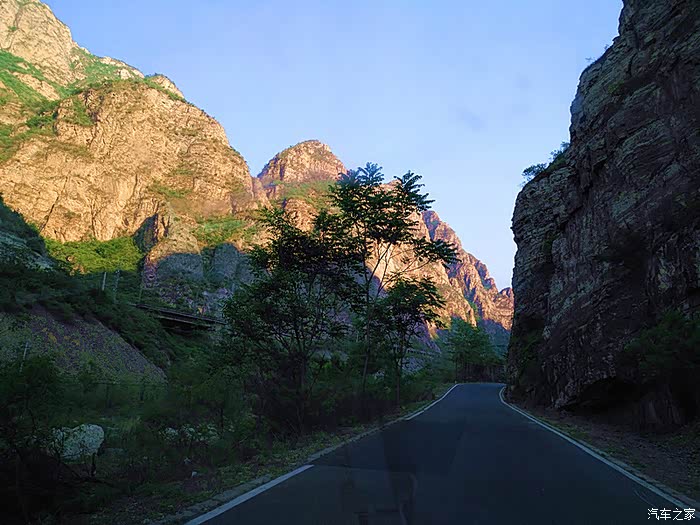 烈日之下穿越京西南石洋大裂谷