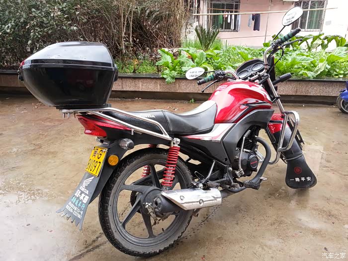 十九岁的少年与他的本田cbz125