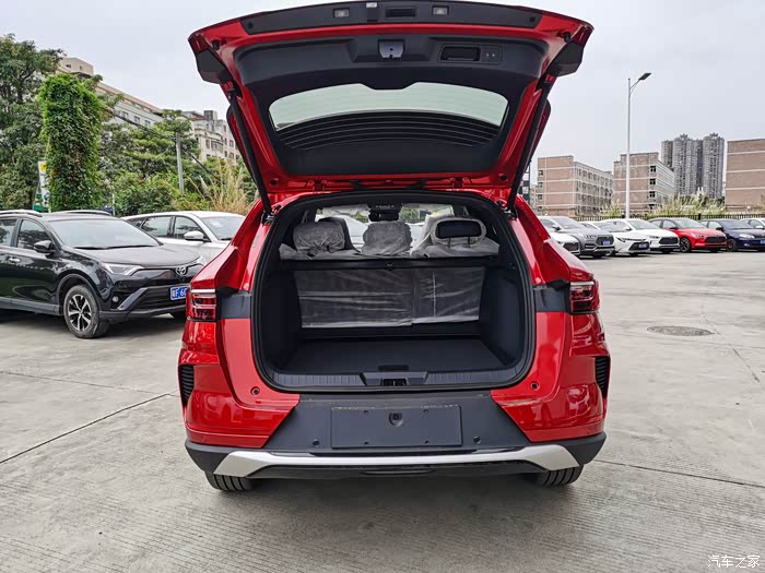 试驾全新宋plusdmi110km旗舰版超乎想象