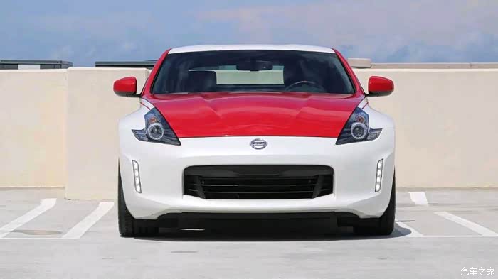 日产轿跑挺有气质的,设计风格真美.