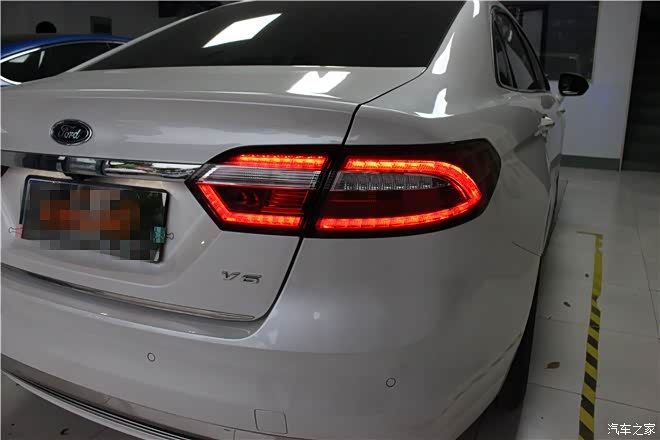 15金牛座改装原厂满月内侧尾灯