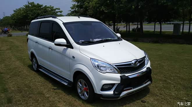 h2,手自一体,很方便,手动自动无缝切换,可惜是电子手刹.