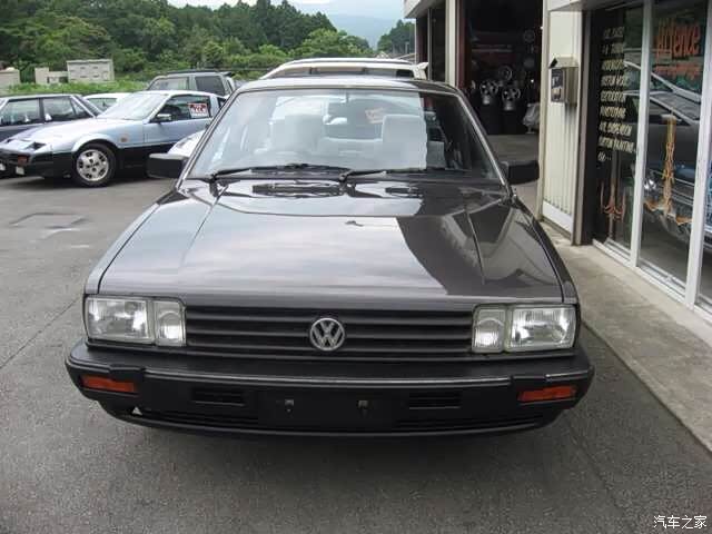 尼桑代产的帕萨特b2