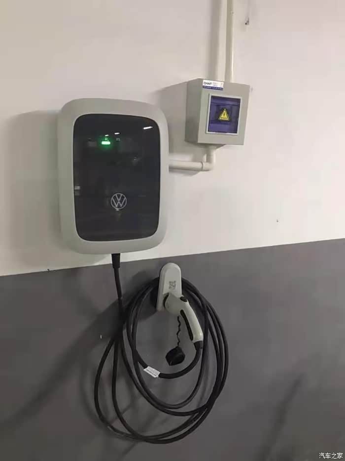 id4 crozz送的家用充电桩有图片可以发上来看看吗?