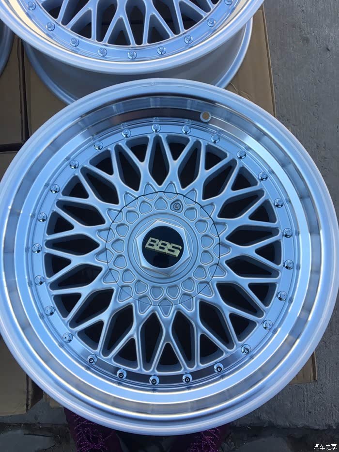 出bbsrs爆龟18寸轮毂全新