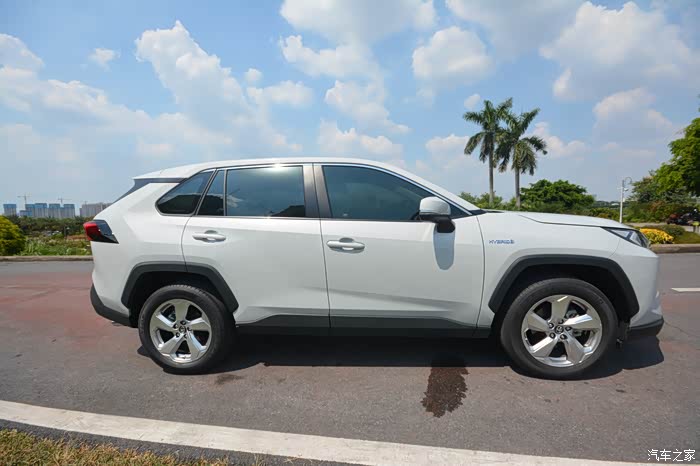 奶爸的选择广州提2020款荣放混动精英2驱钛晶灰