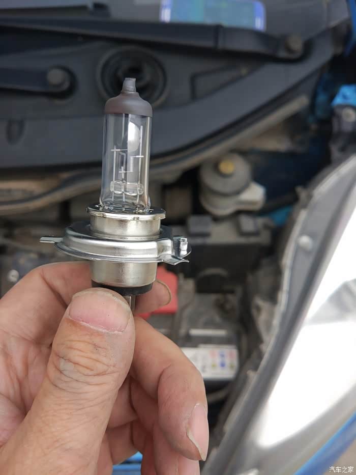 国庆不出门自己动手换飞度灯泡