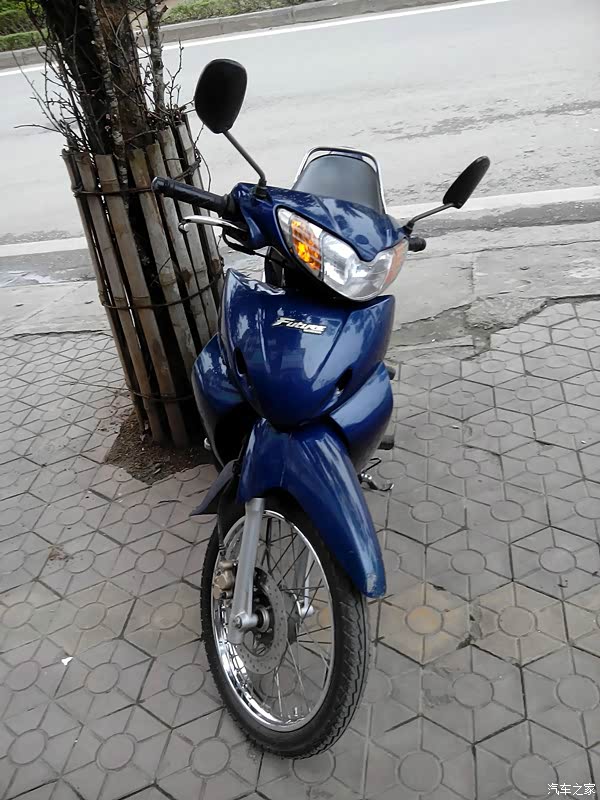 游走在弯梁之国越南街拍越南摩托