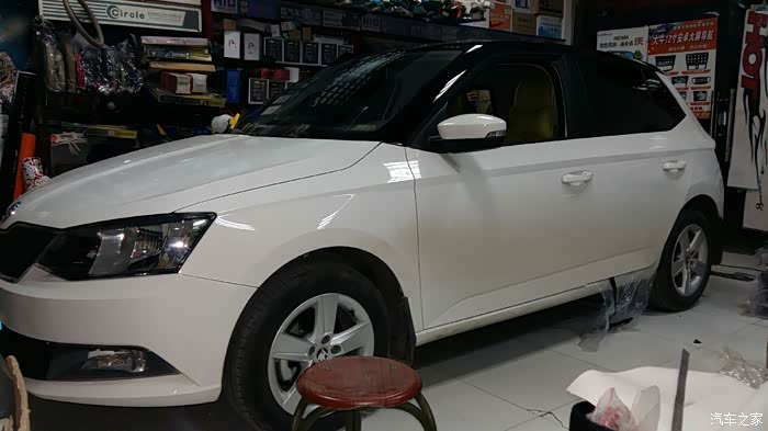 【图】白车黑顶改色贴膜施工中_晶锐论坛_汽车之家论坛