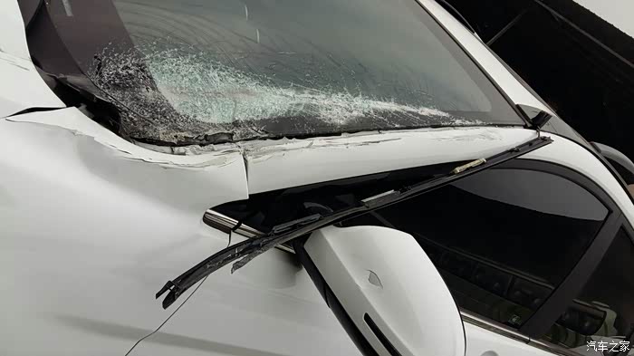 哈佛h6车祸求助