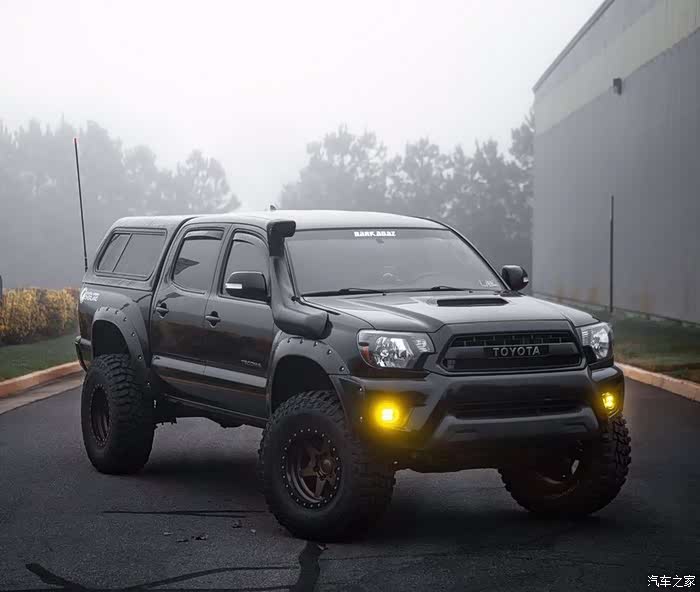 丰田tacoma改装很粗犷的车车