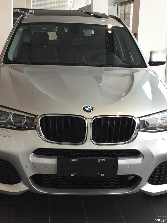 794 | 回复: 5 宝马x3论坛 准备提20m套装冰河银色,有谁有冰河银的