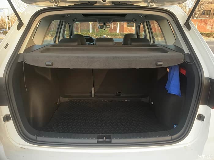 后备箱,家用足够了