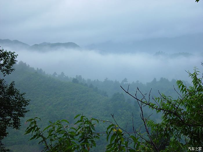 到上天眷顾让我第一去麦积山就看到了麦积烟雨的美景,犹如人间仙境.