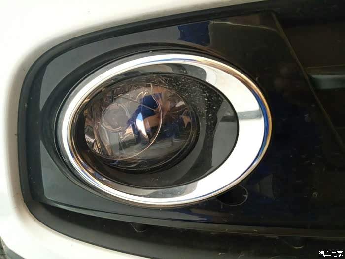 【图】雾灯裂了 提车的时候没注意_奥迪q5/q5l论坛_汽车之家论坛
