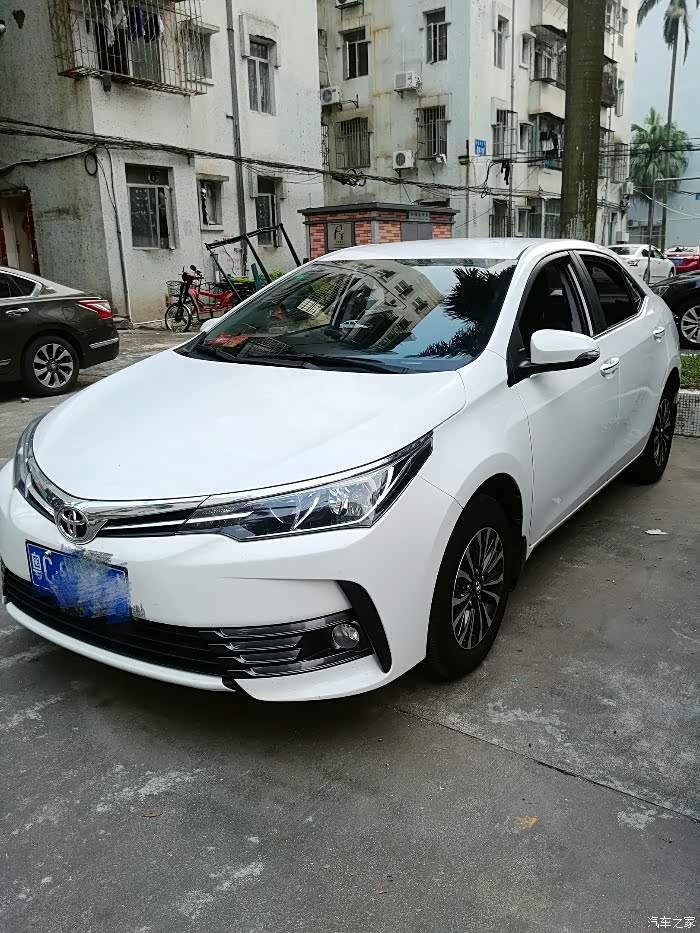 2017改款超级白自动乞丐版卡罗拉提车