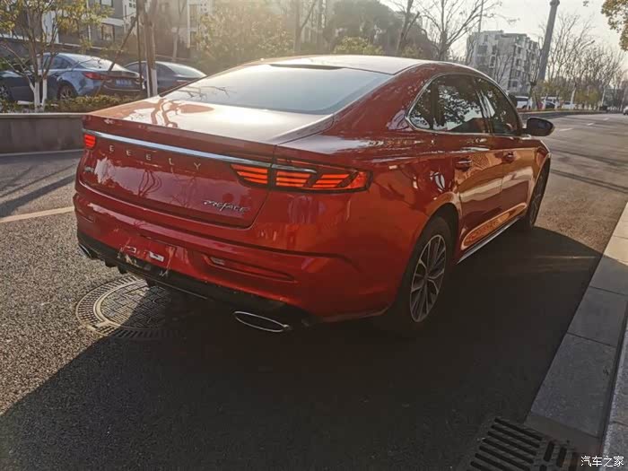 一家四口的代步车小女子首选吉利星瑞