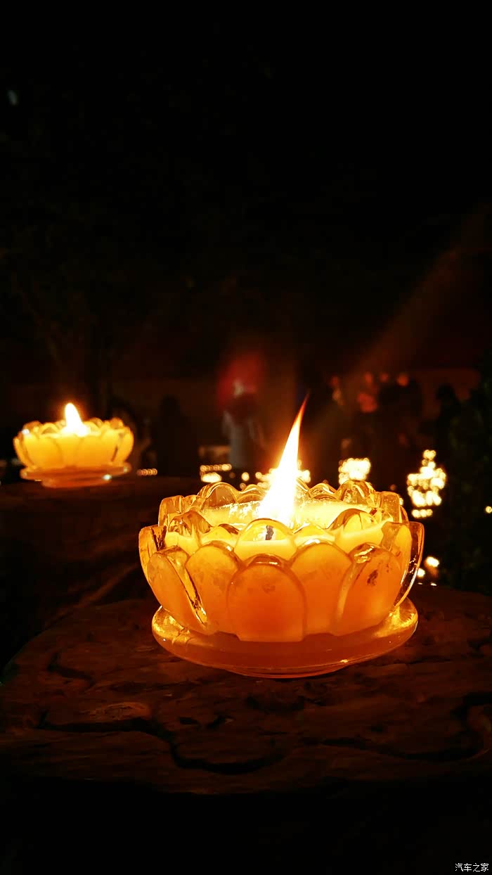 广仁寺里的燃灯节