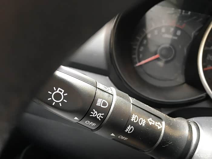 【图】起亚k2近光灯到底是哪个 求助上图_起亚k2论坛_汽车之家论坛