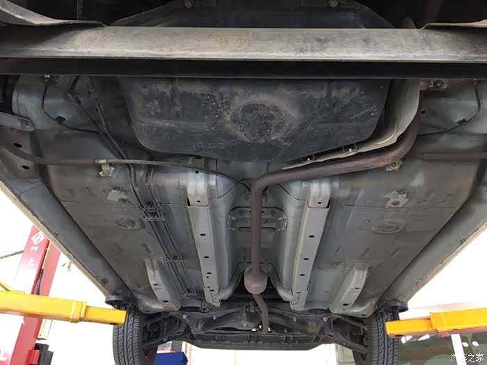 【图】4年,4万3千公里的底盘_比亚迪f0论坛_汽车之家论坛