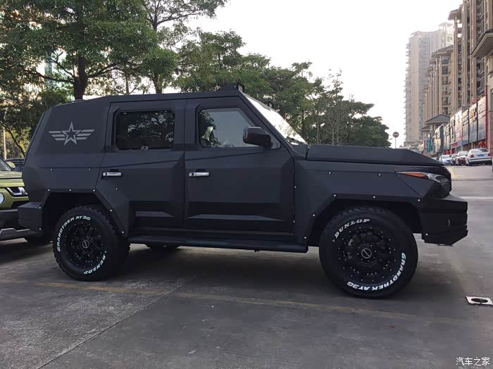 霸气侧漏的钢铁侠北京bj80防爆车