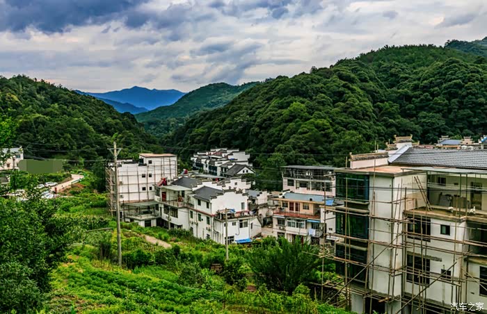 安徽长寿村相传有龙脉庇佑吸引八方游客来此疗养