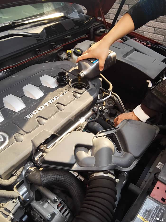 2014款新君威20自己动手换机油不求人