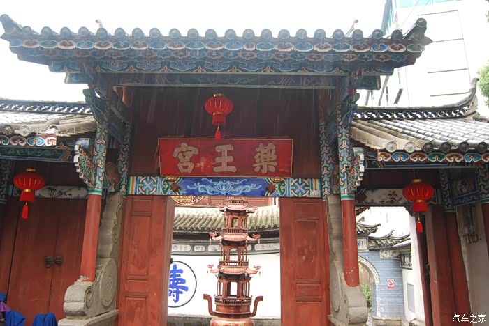 师傅村姑床车长途自驾游中国上海出发云南西藏新疆