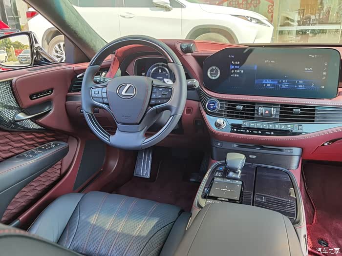 今天订购一台ls500h行政版为了更舒适操控及爽心悦目内饰而买