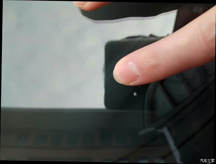 前挡玻璃很小的麻点坑能修复么