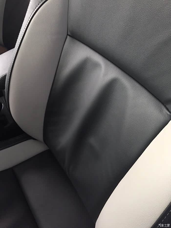 卡罗拉真皮版座椅凹陷